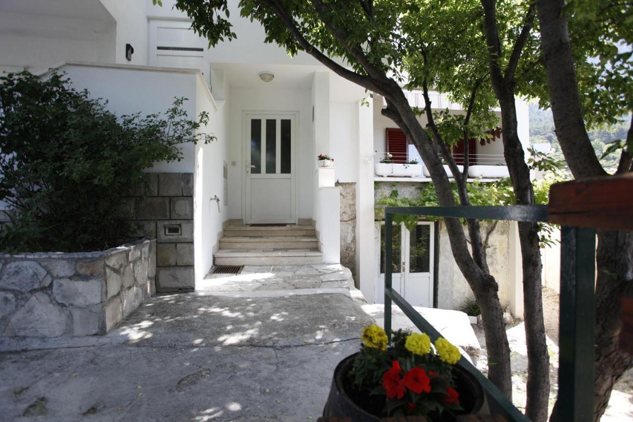 Apartments Rustica Макарска Экстерьер фото