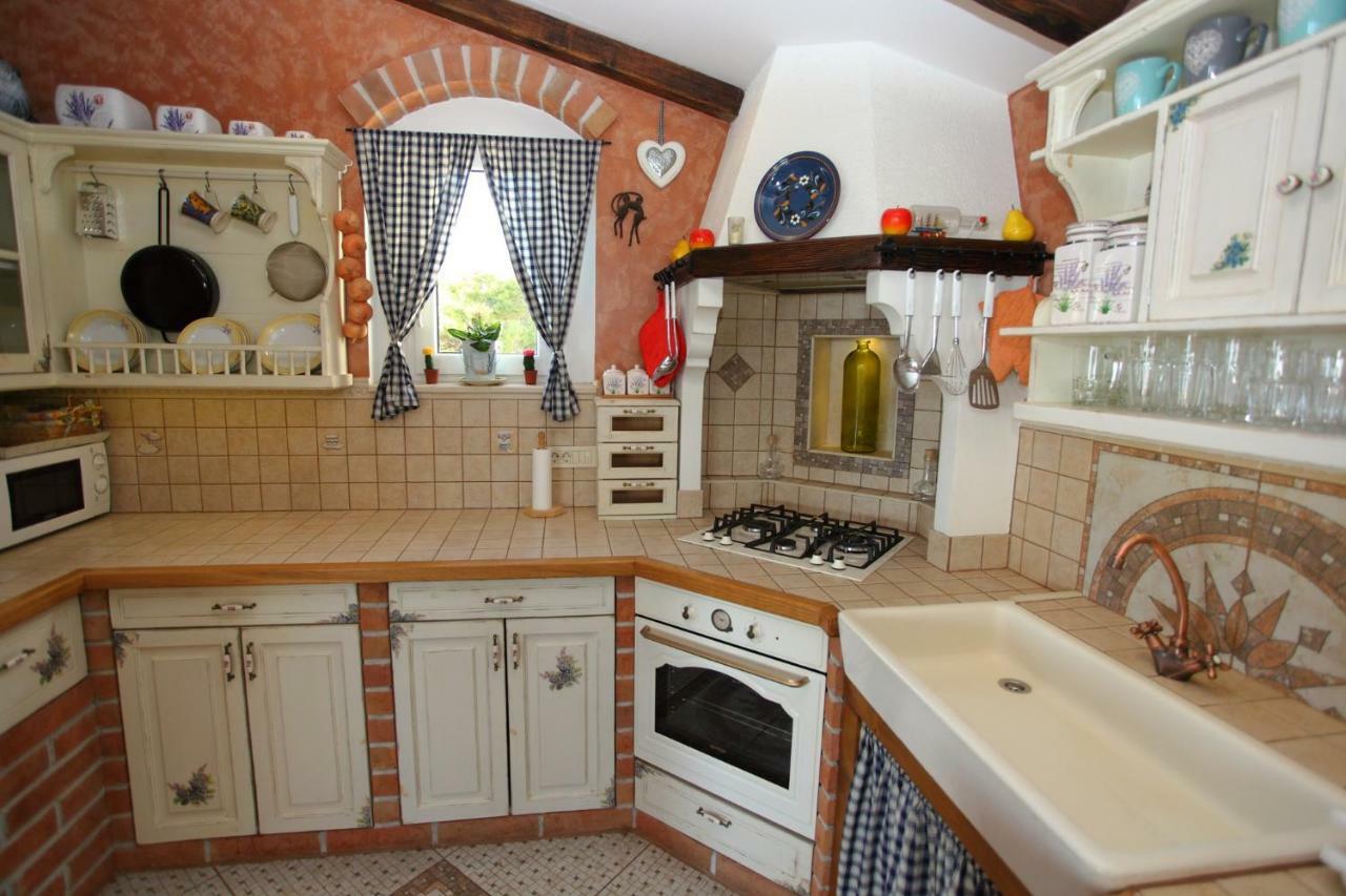 Apartments Rustica Макарска Экстерьер фото